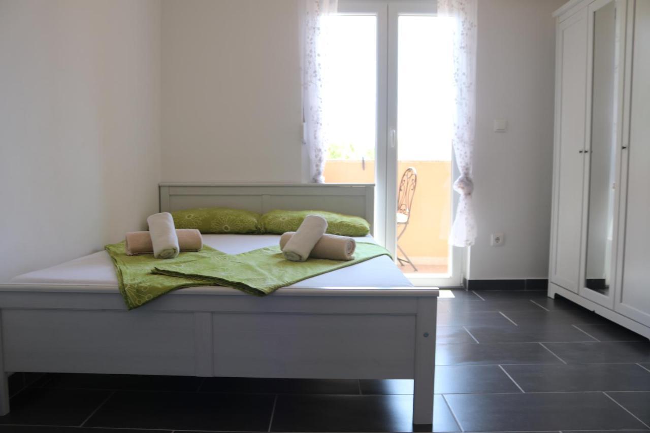 Apartment Matic Vrsi Buitenkant foto