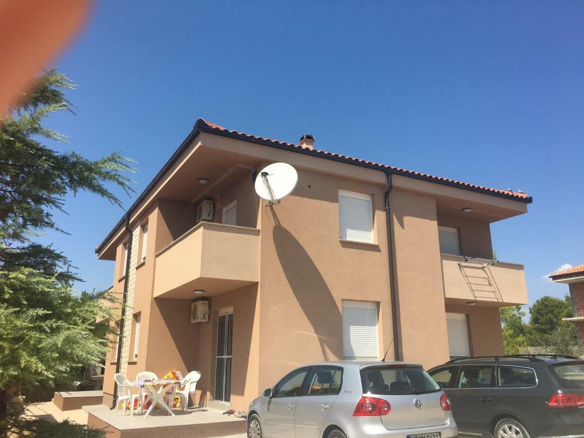 Apartment Matic Vrsi Buitenkant foto